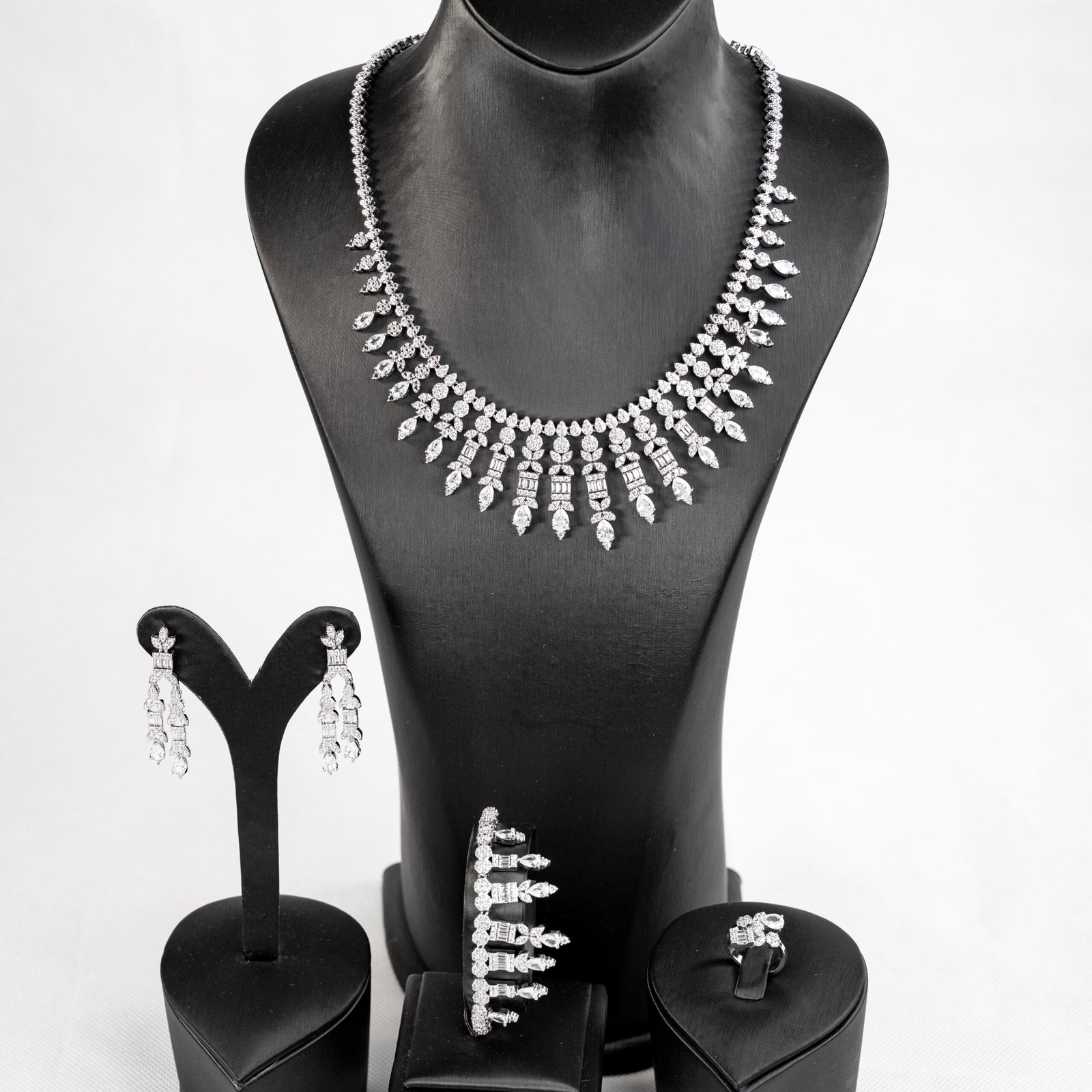 ELARA Elara - Image 1