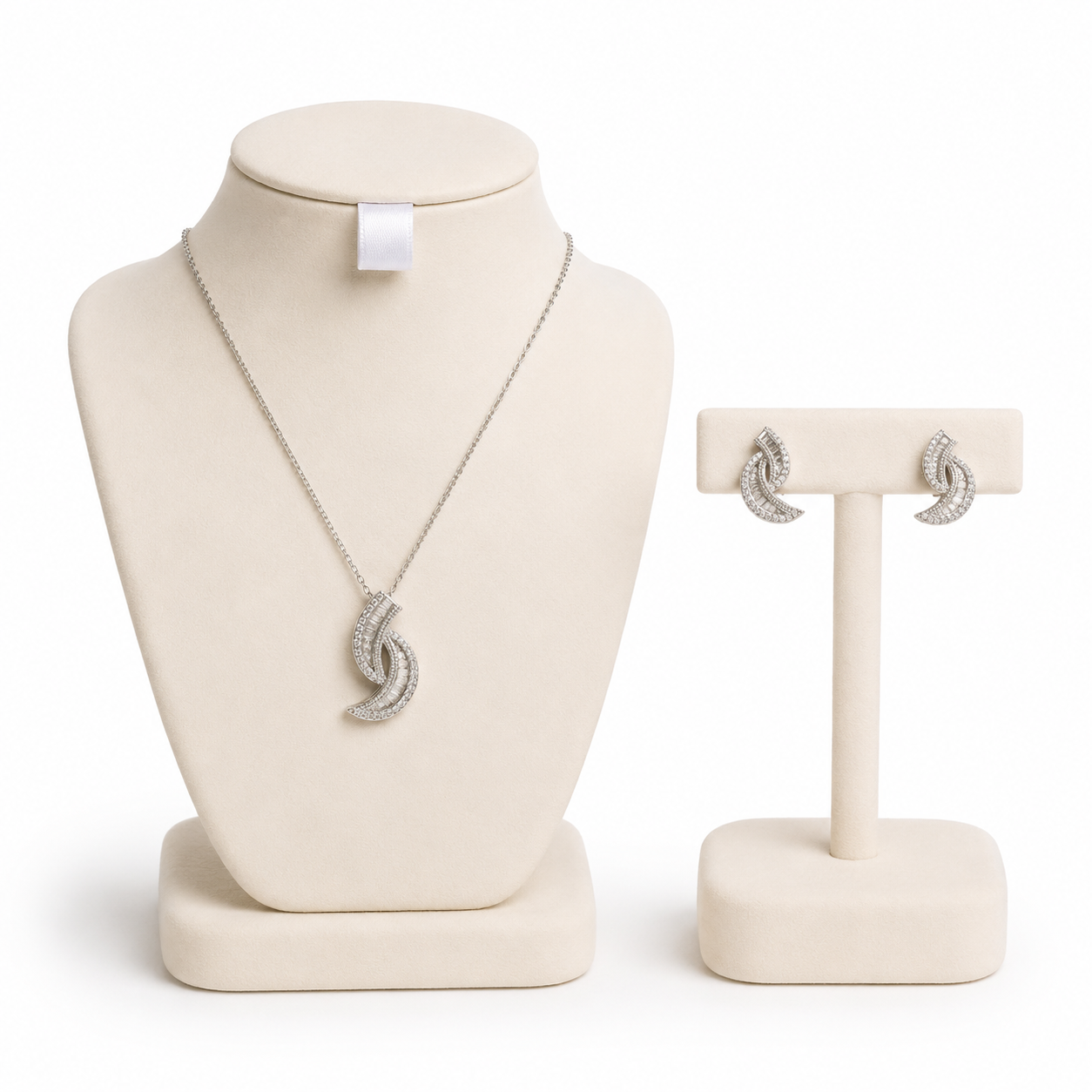 bellaciao-jewelry-set (17) Dainty Silver Necklace Set - Image 1